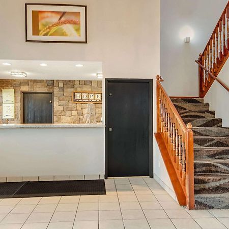 Rodeway Inn Red Oak Екстериор снимка