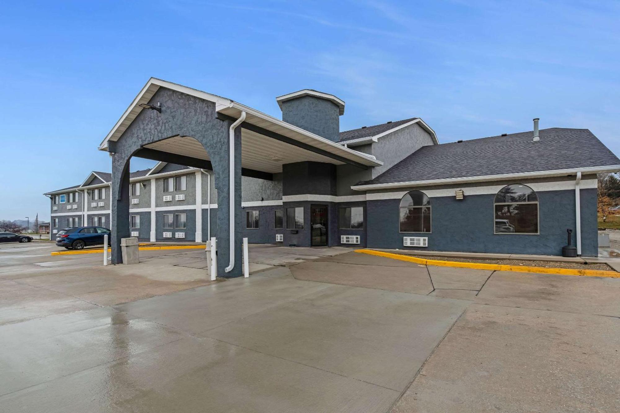Rodeway Inn Red Oak Екстериор снимка