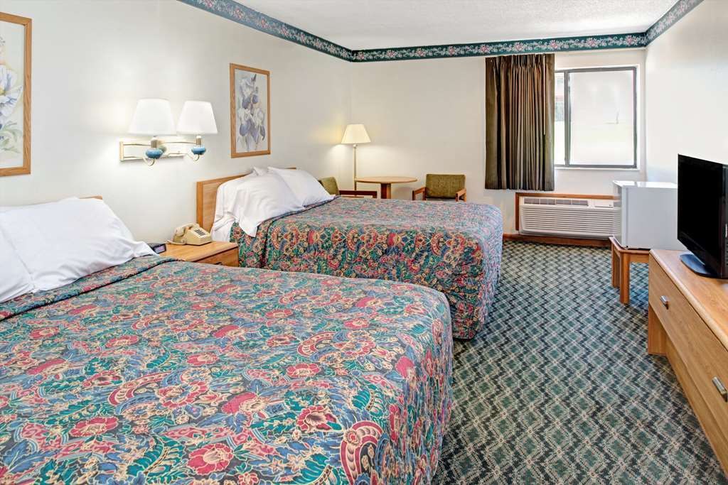 Rodeway Inn Red Oak Стая снимка