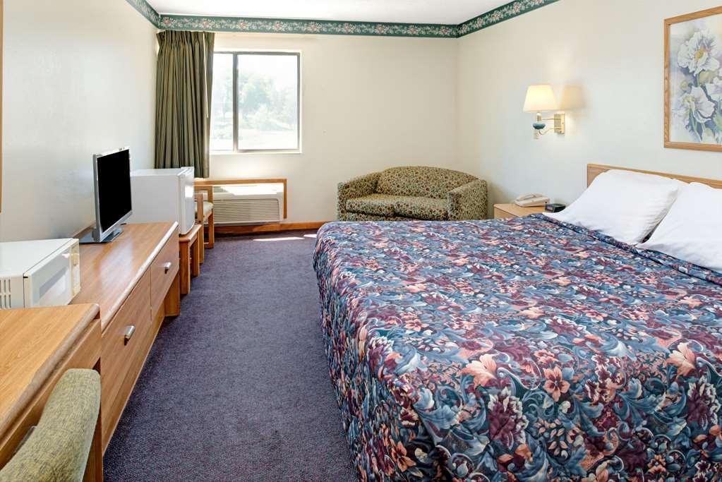 Rodeway Inn Red Oak Стая снимка