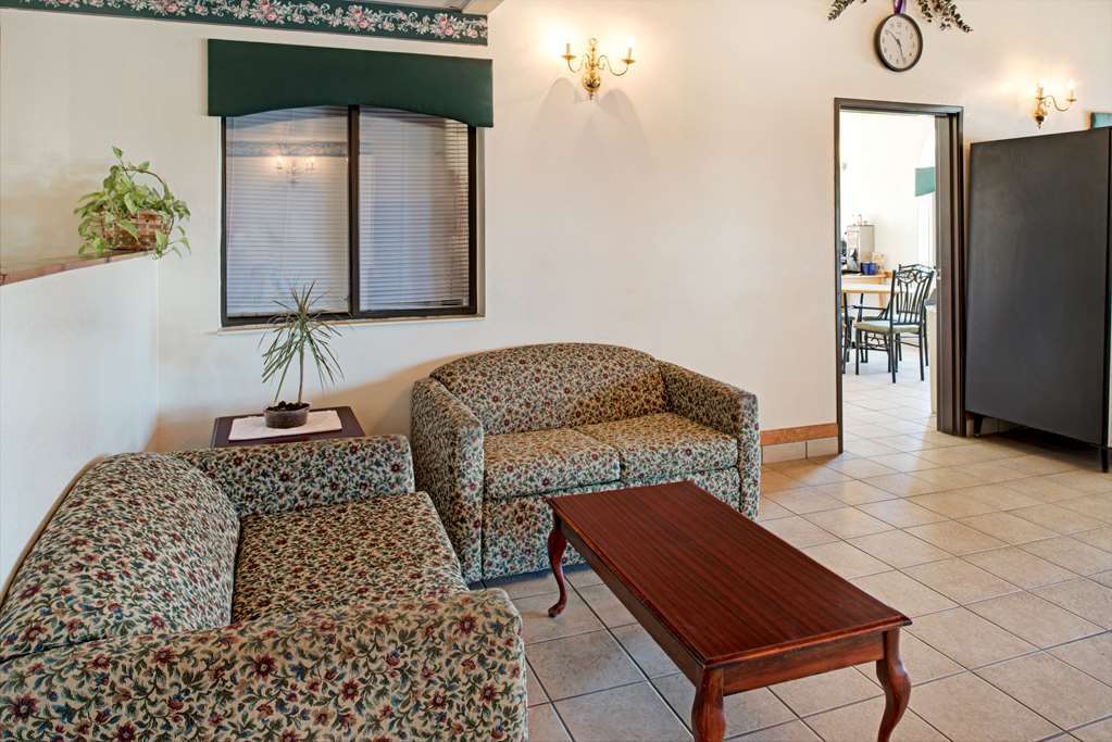 Rodeway Inn Red Oak Интериор снимка
