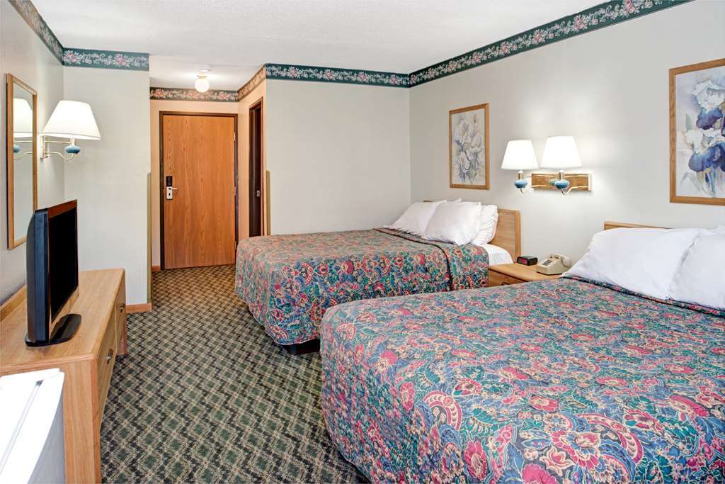 Rodeway Inn Red Oak Стая снимка